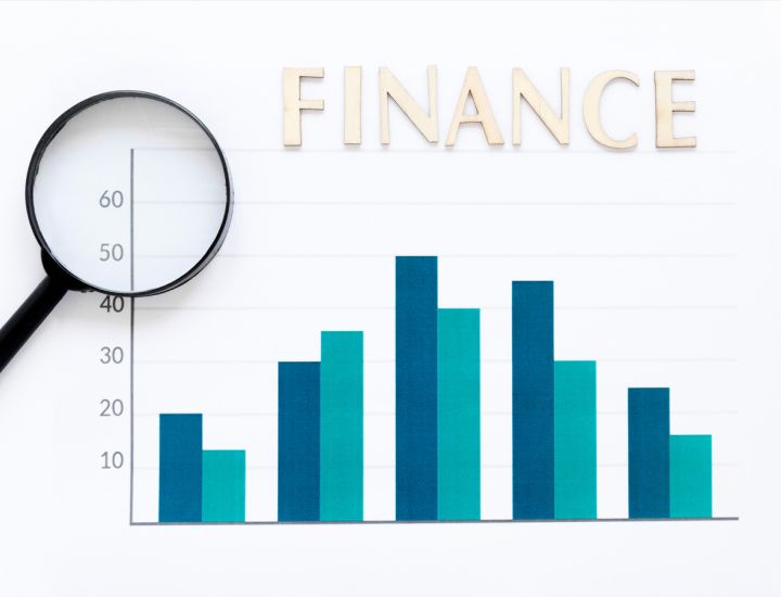 الضرائب وأثرها القانوني: التزامات الأفراد والشركات
